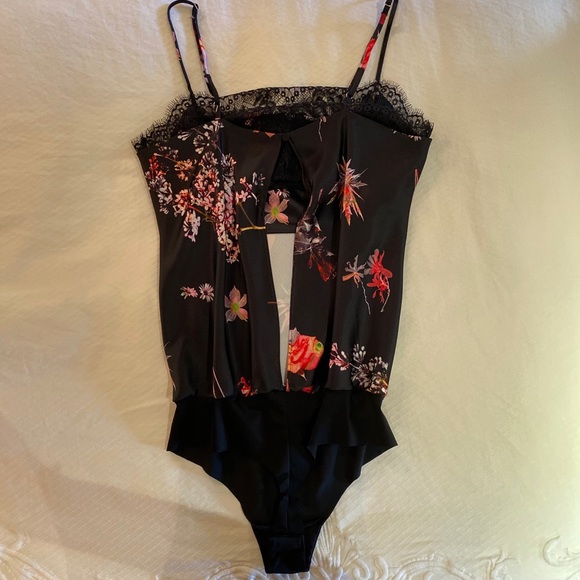 NWT! Victoria's Secret Satin Bodysuit - Picture 5 of 7